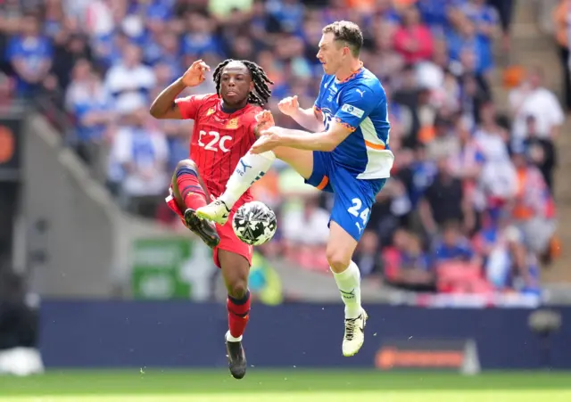 Southend United's Keenan Appiah-Forson (left) and Oldham Athletic's Corry Evans battle for the ball