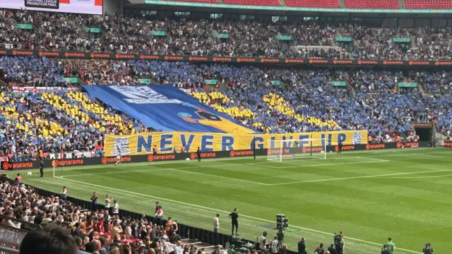 Southen Never Give Up tifo