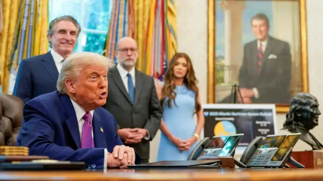 Trump in Oval Office