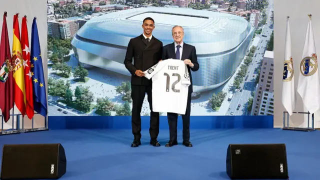 Trent Alexander-Arnold, new player of Real Madrid, seen with Florentino Pérez