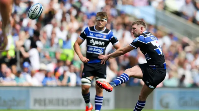 Bath's Finn Russell kicks a penalty