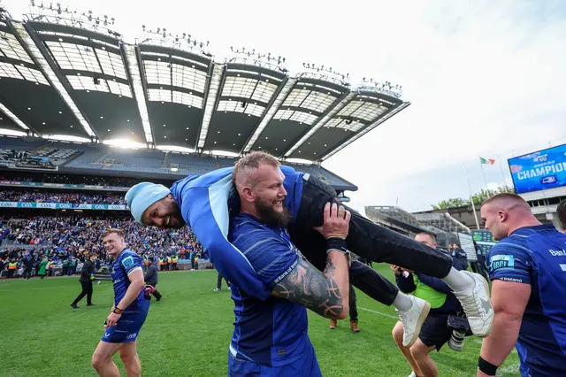 RG Snyman celebrates with Jamison Gibson-Park