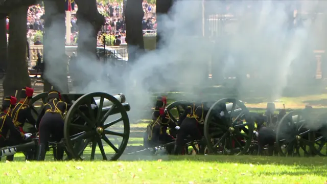 Gun salute