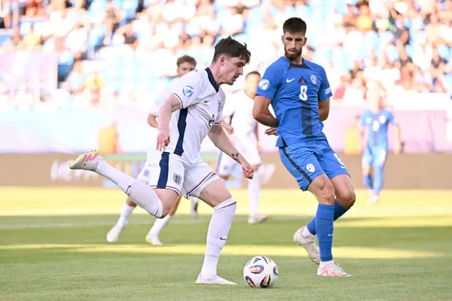 Livramento runs down the wing