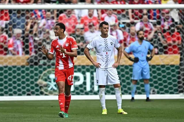 Bayern Munich v Auckland City