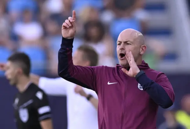Carsley shouts instructions