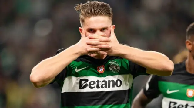 Viktor Gyökeres of Sporting CP celebrates his goal