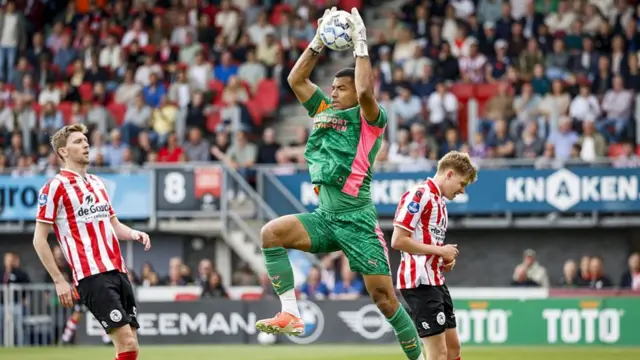Walter Benitez for PSV