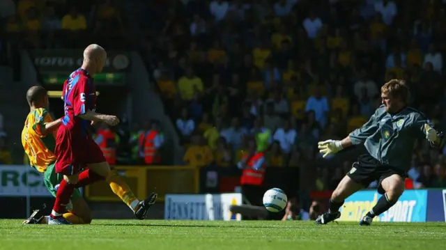 Andy Johnson scores for Crystal Palace against Norwich City