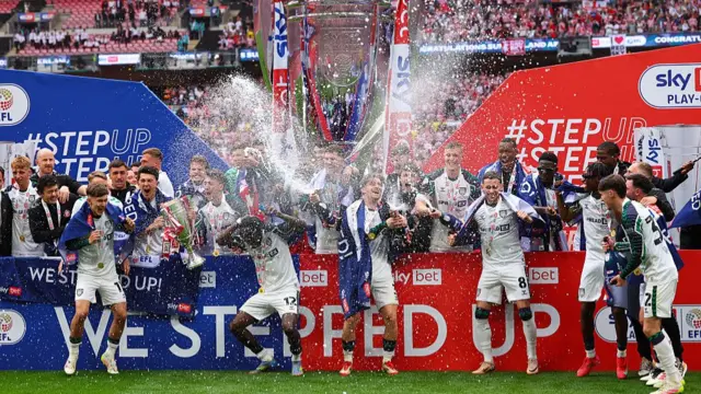 Sunderland players celebrate promotion