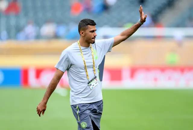 Rodri of Manchester City waves during warms up