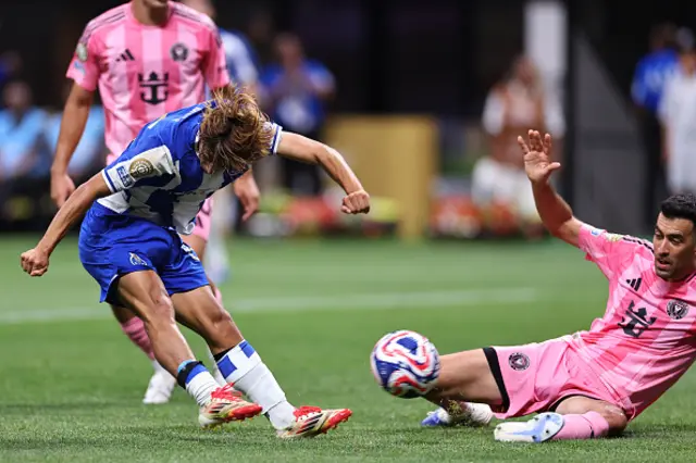 Rodrigo Mora on the ball