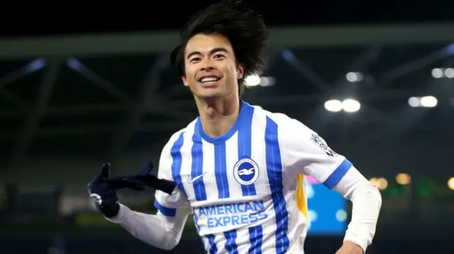 Kaoru Mitoma of Brighton & Hove Albion celebrates