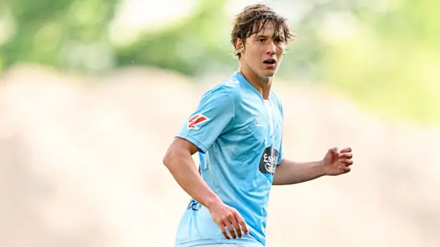 Fer Lopez playing for Celta Vigo