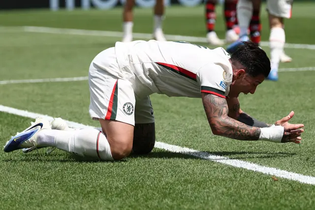 Fernandez thumps the floor in frustration