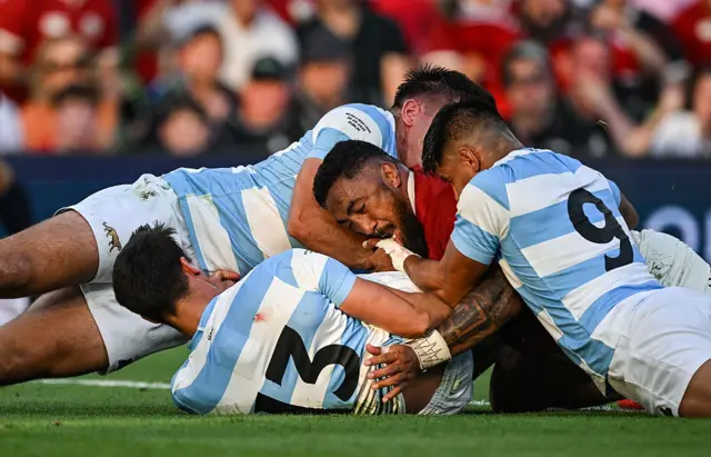 Bundee Aki