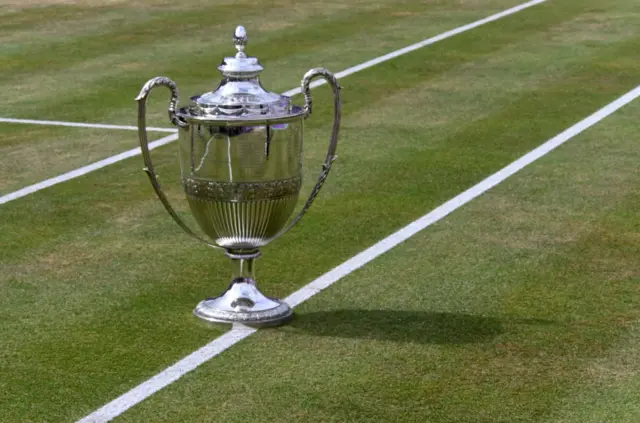 Men's singles Queen's trophy