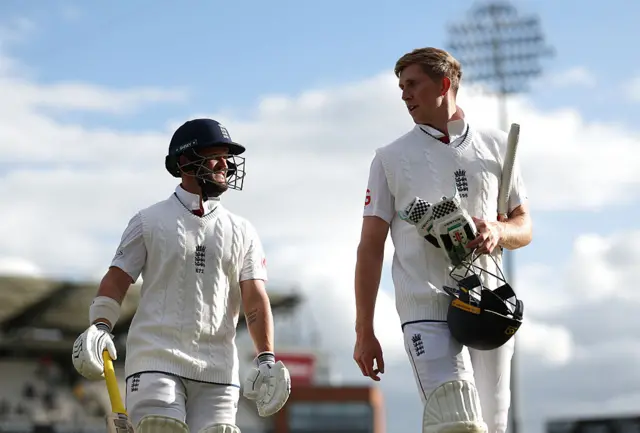 Ben Duckett and Zak Crawley of England