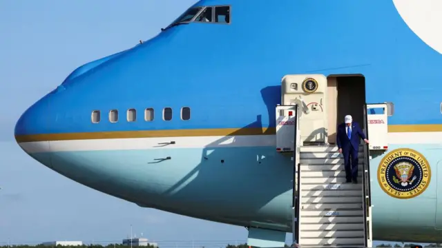 trump departs air force one