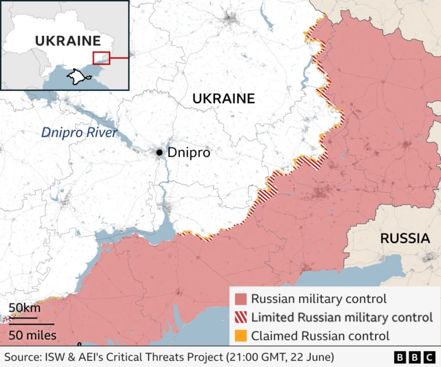 Map showing the location of Dnipro, territory occupied by Russia and the front line in the south-east of Ukraine