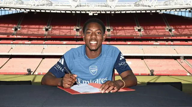 Miles Lewis-Skelly signs new Arsenal deal