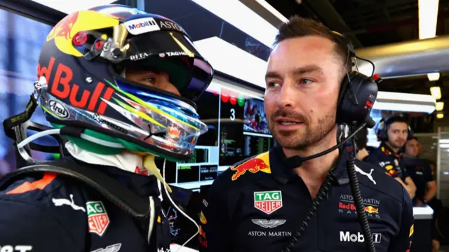 Daniel Ricciardo and race engineer Simon Rennie