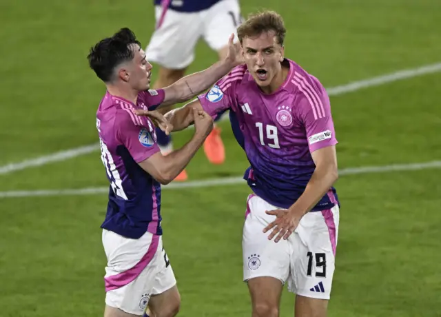 Nelson Weiper celebrates his goal