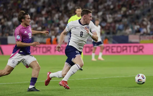 Anderson runs away from his man