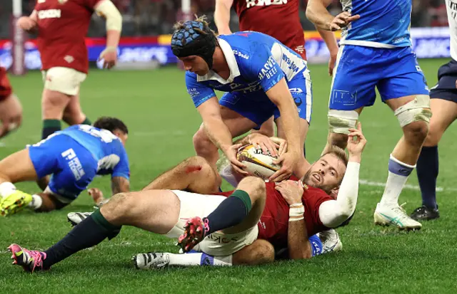 Elliot Daly scores