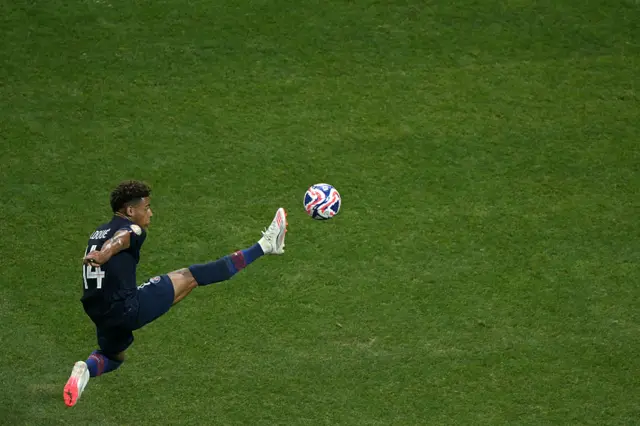Desire Doue in action for PSG