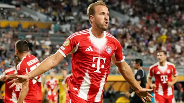 Harry Kane of FC Bayern Munchen celebrates scoring