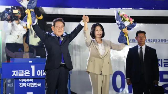 Lee Jae-myung and his wife Kim Hye-gyeong