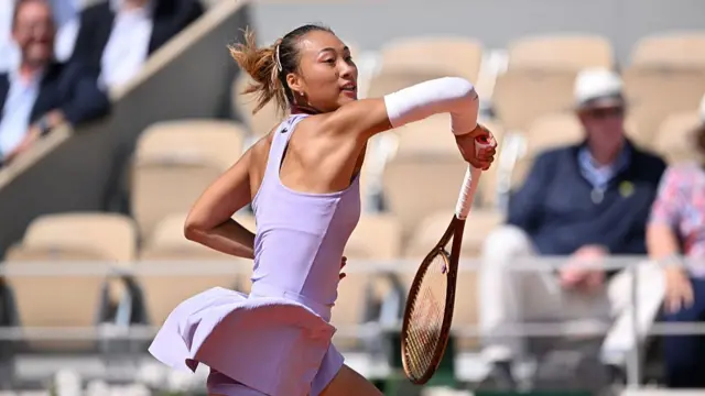 Zheng Qinwen plays a winner