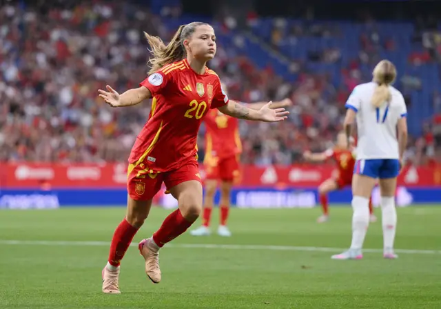 Claudia Pina celebrates her second goal