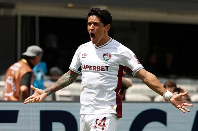 German Cano #14 of Fluminense FC celebrates