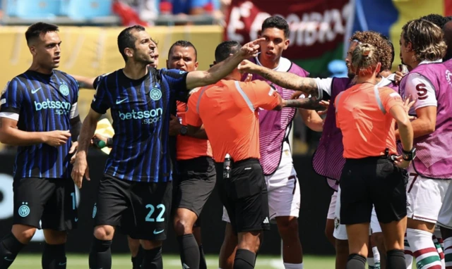 Inter Milan's Henrikh Mkhitaryan clashes with Fluminense coach Renato Gaucho and Fluminense substitutes