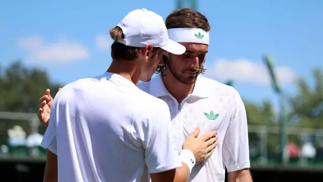 Stefanos Tsitsipas retires against Valentin Royer