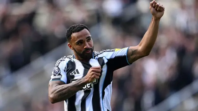 Callum Wilson of Newcastle United acknowledges the fansg