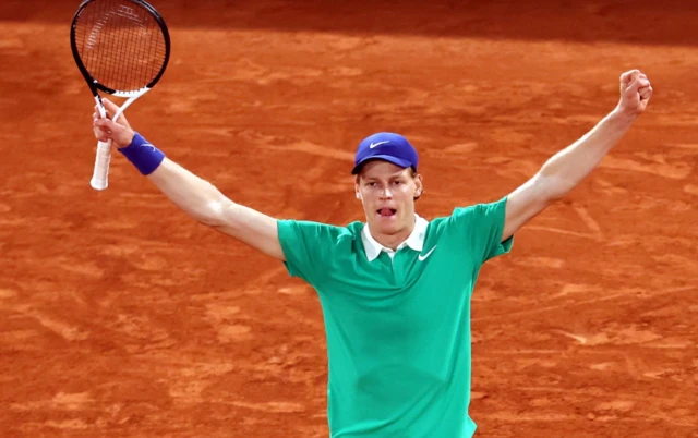 Jannik Sinner celebrates