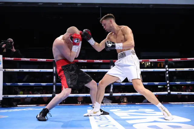 Lewis Richardson thorwing a punch