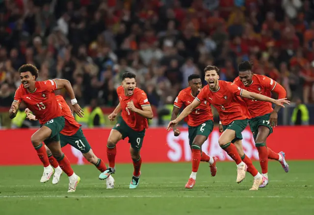 Ruben Dias and team mates of Portugal celebrate