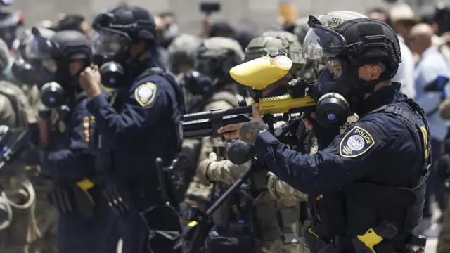 Police with guns