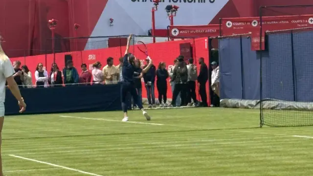 Elena Rybakina warming up