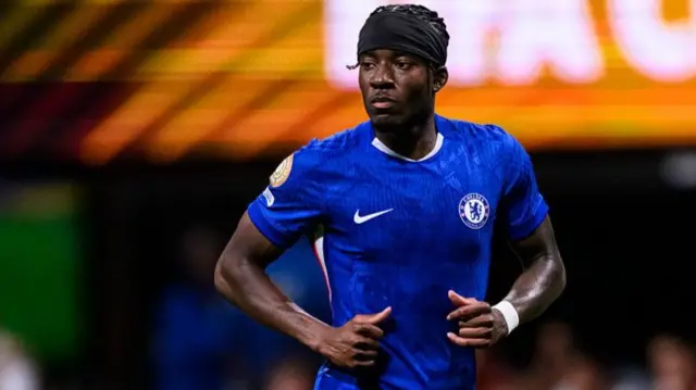Noni Madueke in action for Chelsea