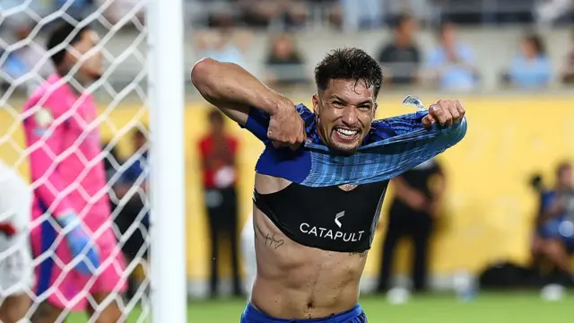 Marcus Leonardo scores