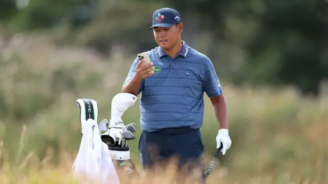 Si Woo Kim