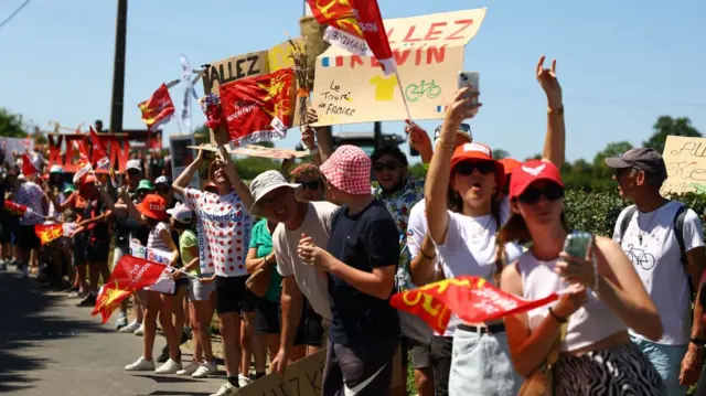 Kevin Vauquelin fans on stage six of the 2025 Tour de France