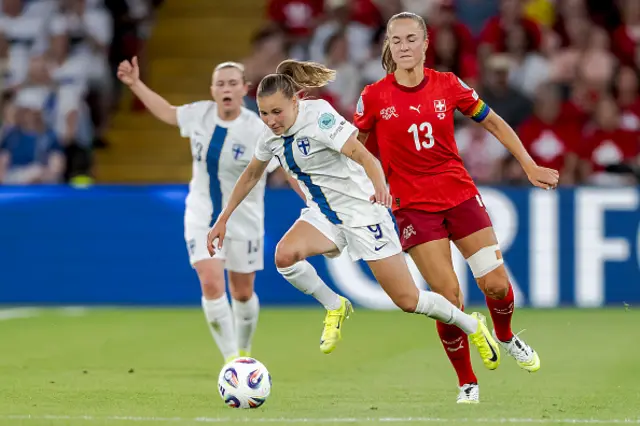 Katariina Kosola and Lia Walti compete