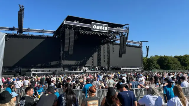 A wide shot of the Oasis sage at Heaton Park.