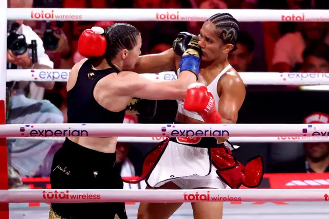 Katie Taylor v Ammanda Serrano
